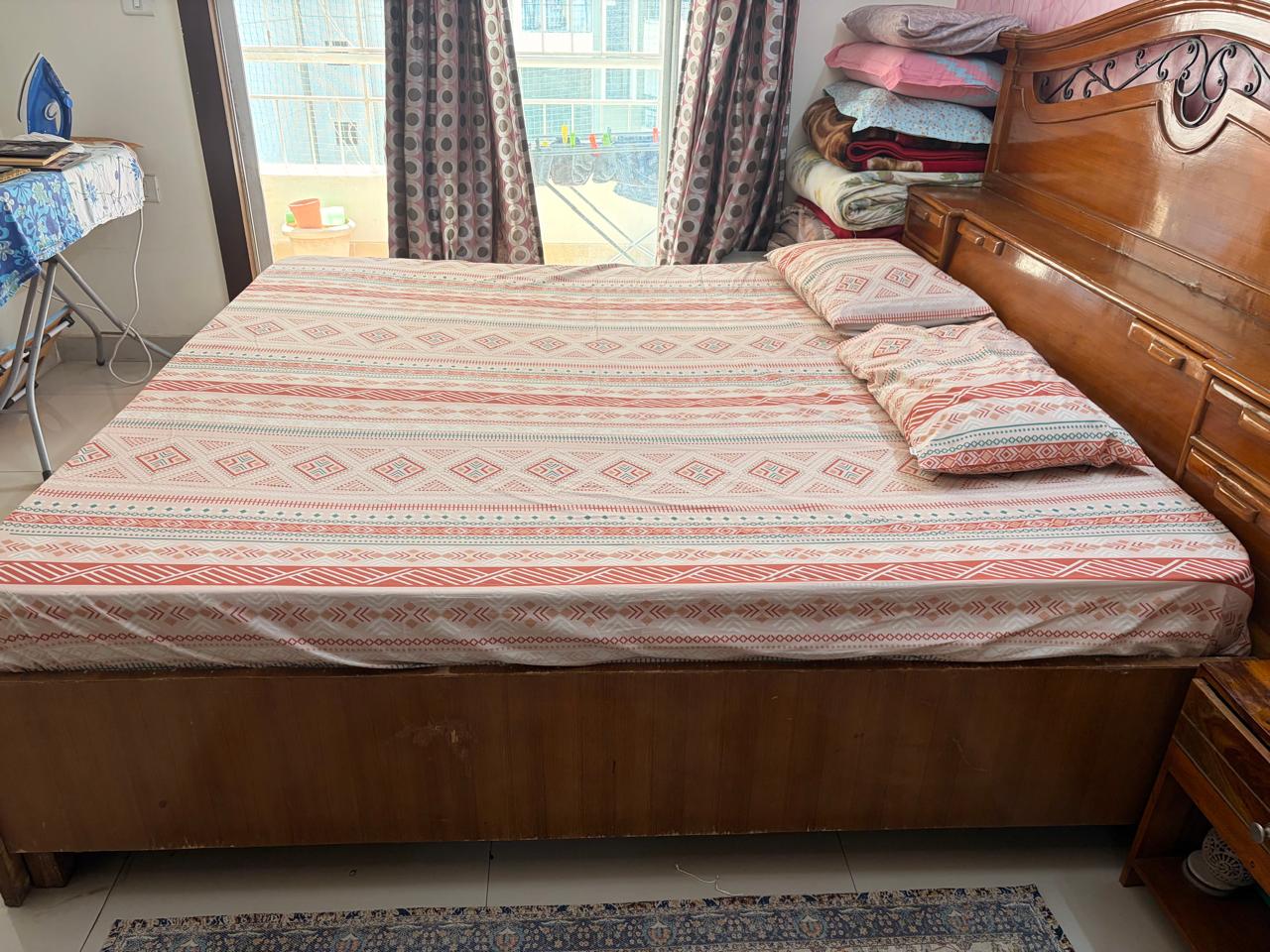 Wooden Kingsize bed with storage & mattress - Image 2