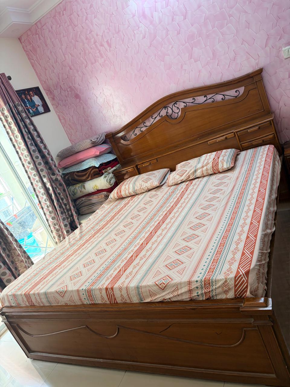 Wooden Kingsize bed with storage & mattress - Image 3