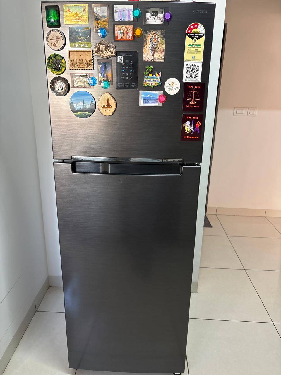 Samsung refrigerator double door 322 litre capacity - Image 2
