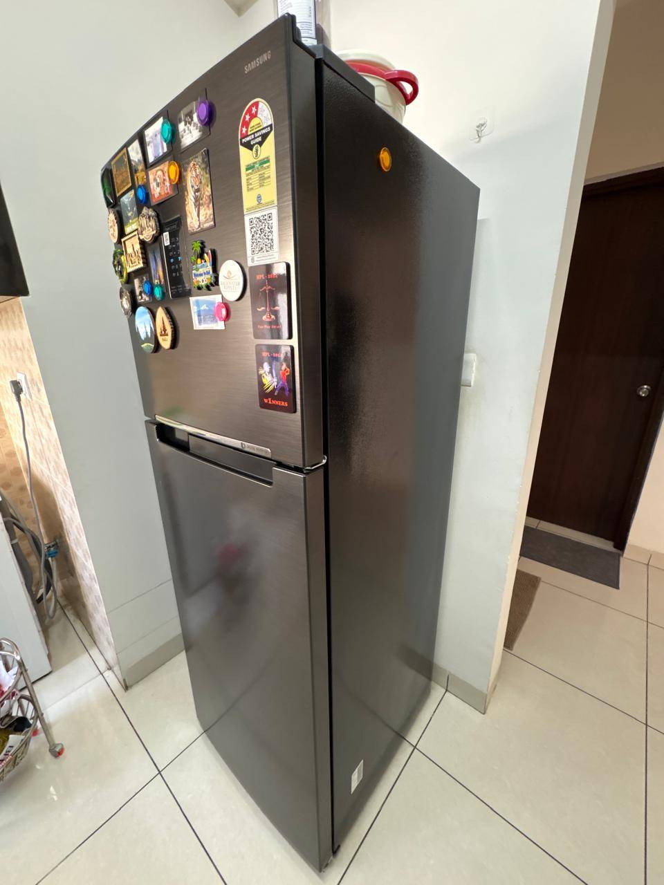Samsung refrigerator double door 322 litre capacity - Image 1