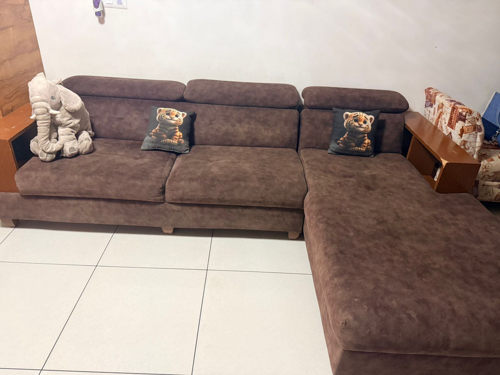 L shape sofa - Image 1