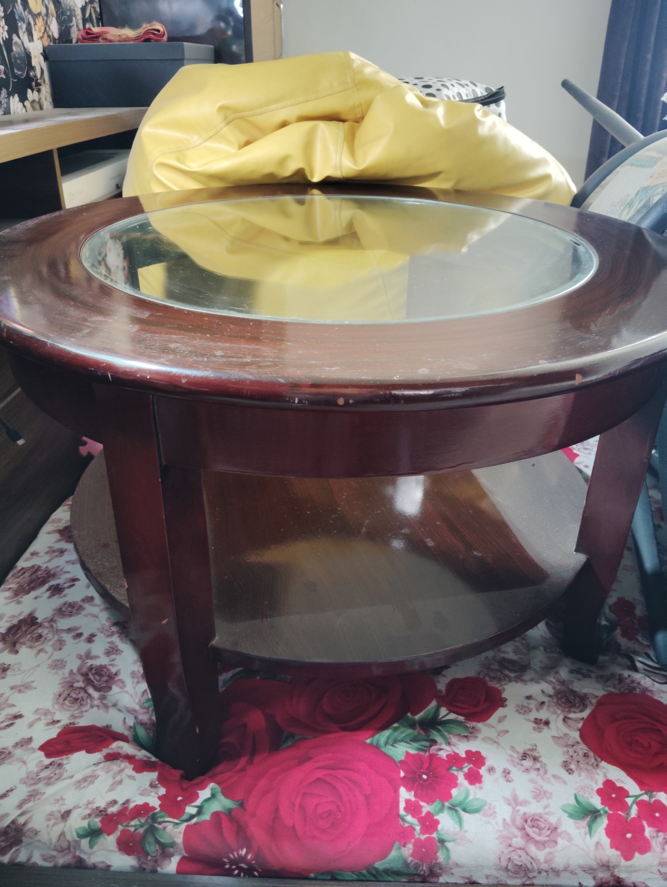 Round shaped coffe table - Image 1
