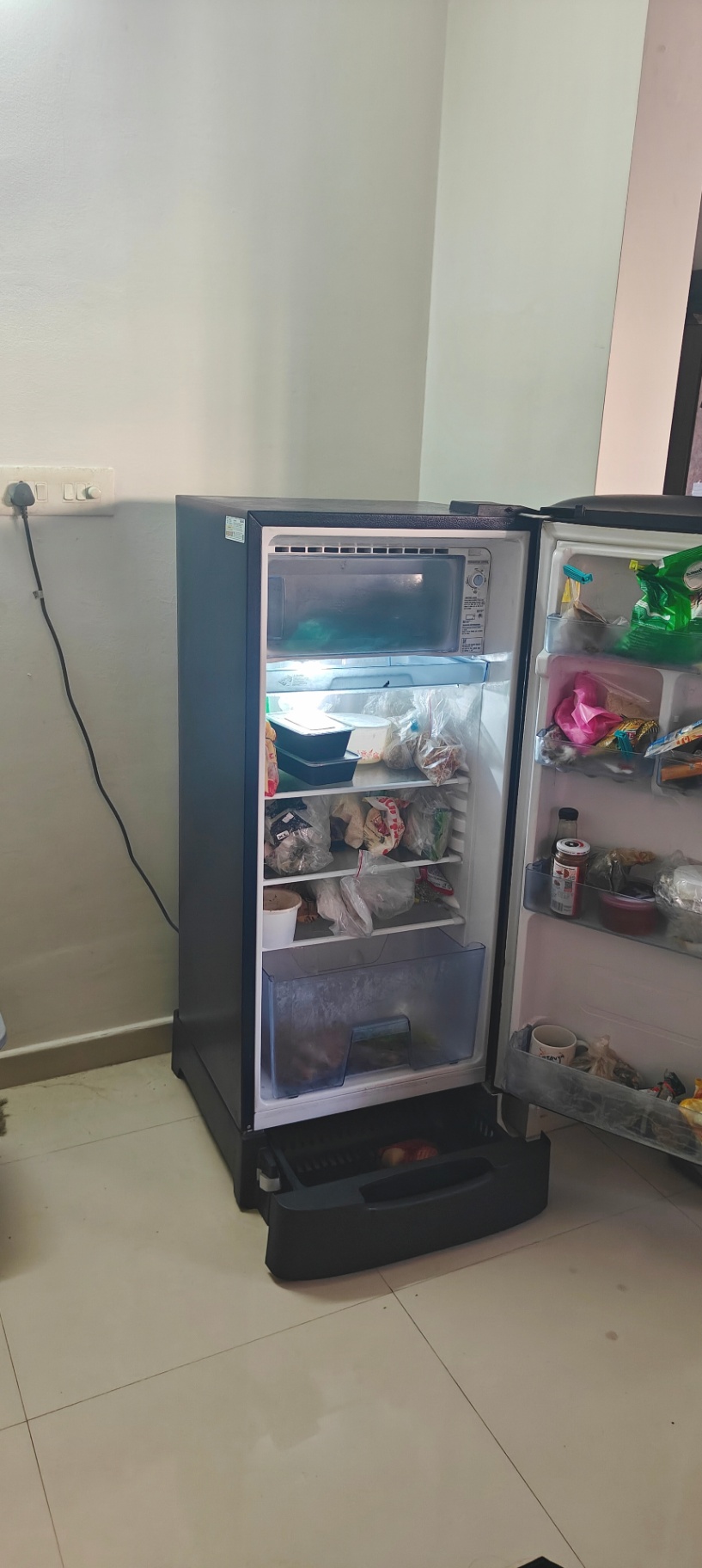 Samsung 183L Refrigerator  - Image 3