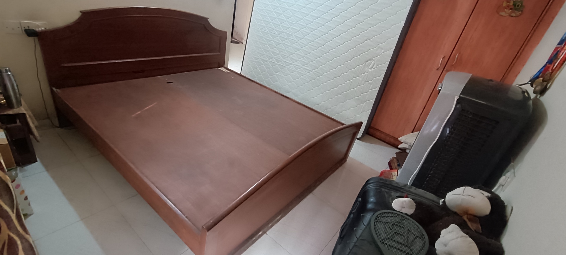 Teak wood bed with one side table - Image 1