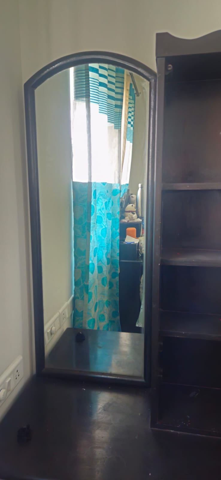 🪞 Dressing Table with Storage – Good Condition - Image 4