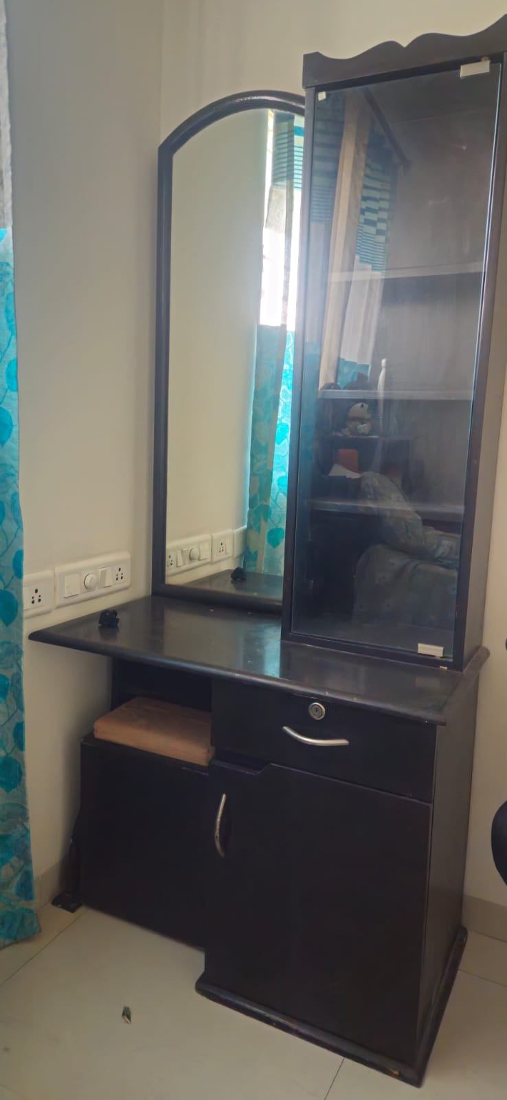 🪞 Dressing Table with Storage – Good Condition - Image 2