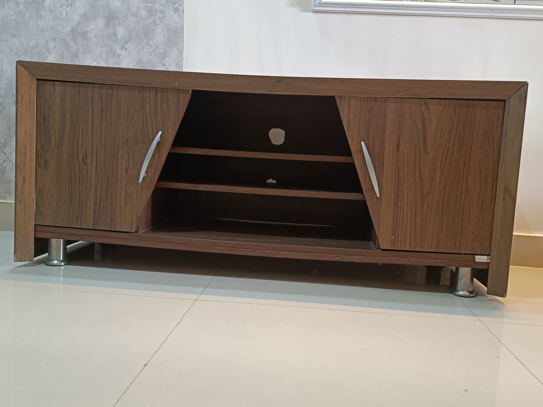 Royal Oak Entertainment unit - Image 1