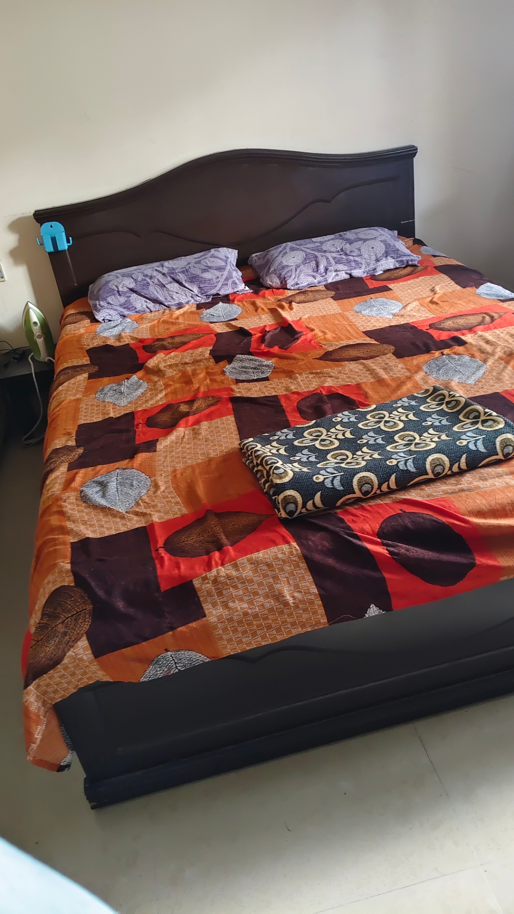 Two queen size beds for sale - Image 3