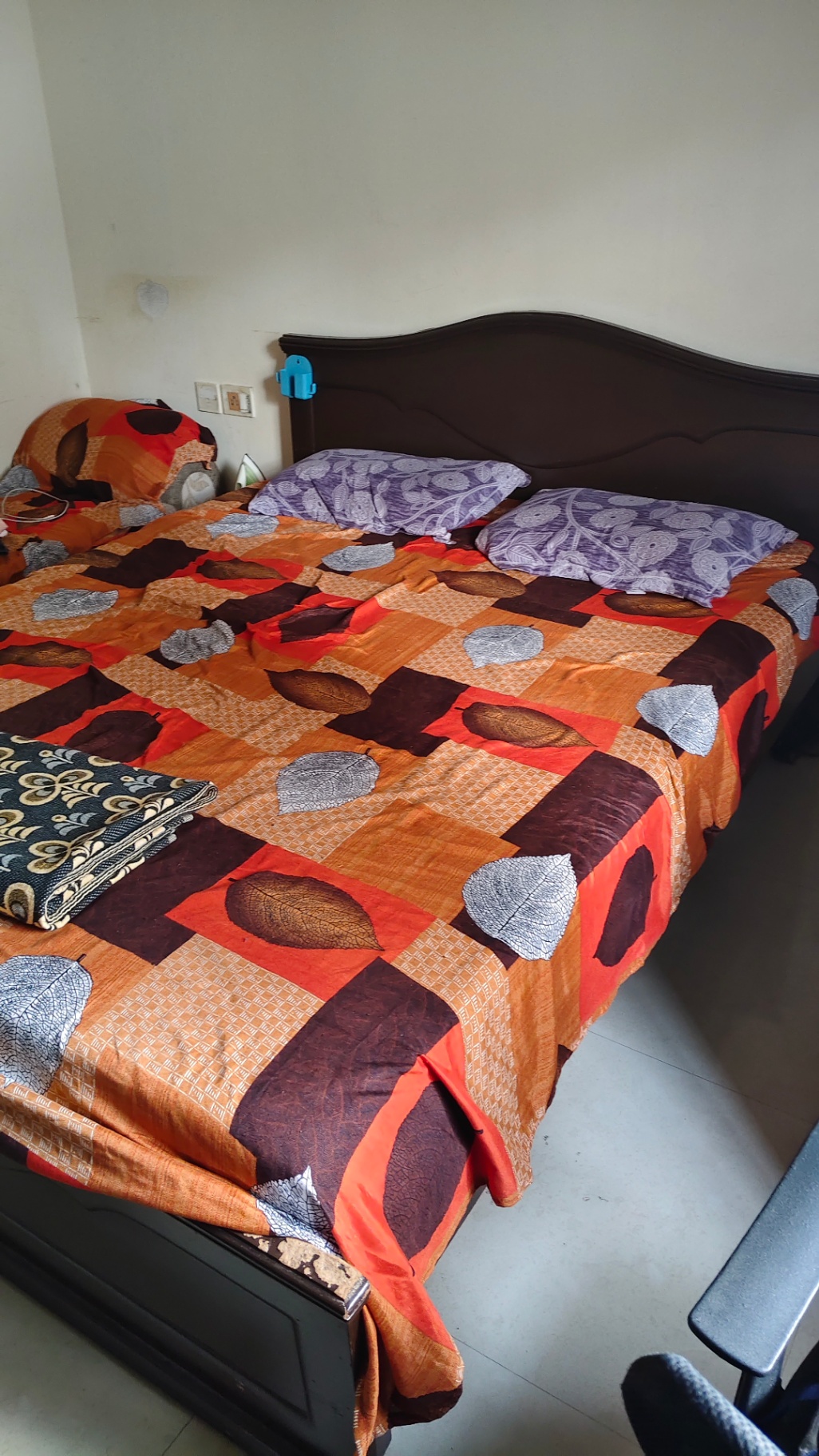 Two queen size beds for sale - Image 2