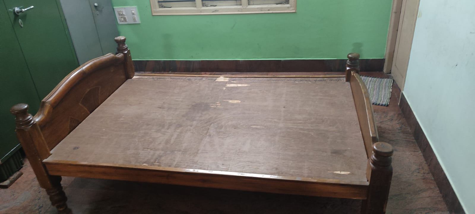 Queen size bed and teapoy/coffee table  - Image 6