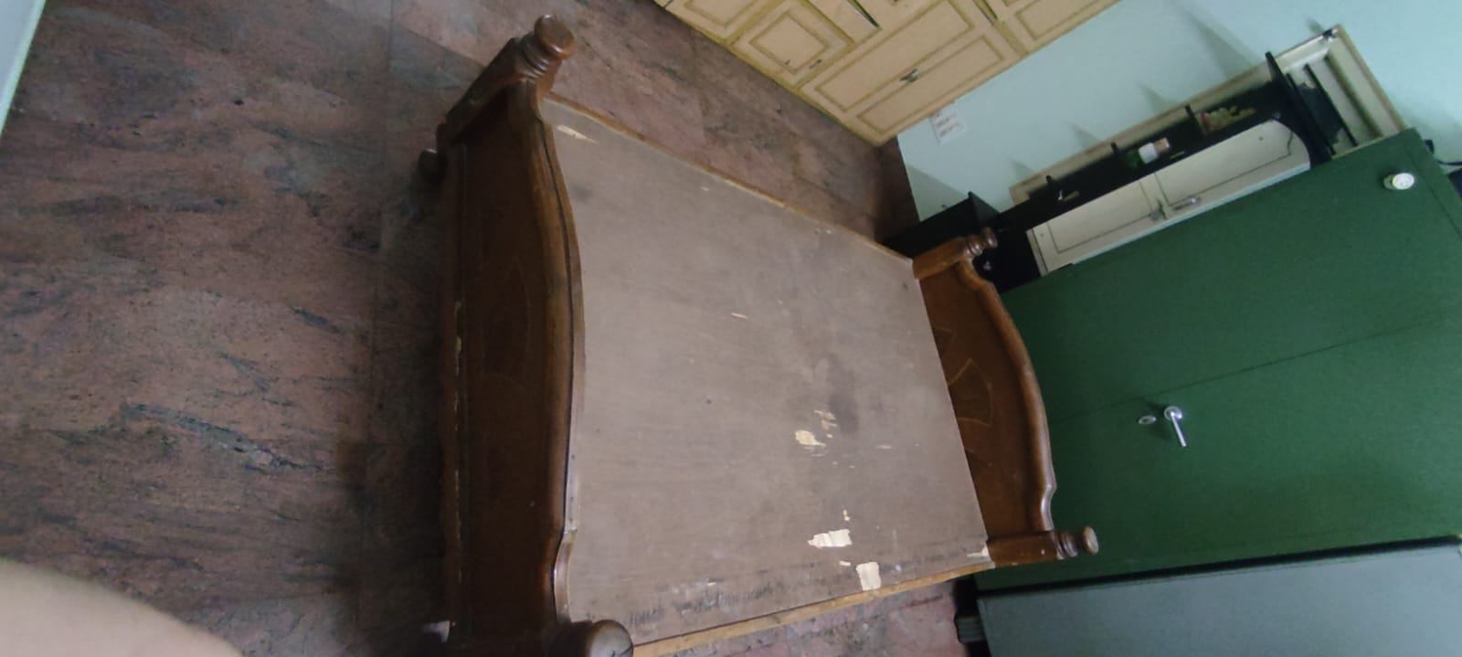 Queen size bed and teapoy/coffee table  - Image 4