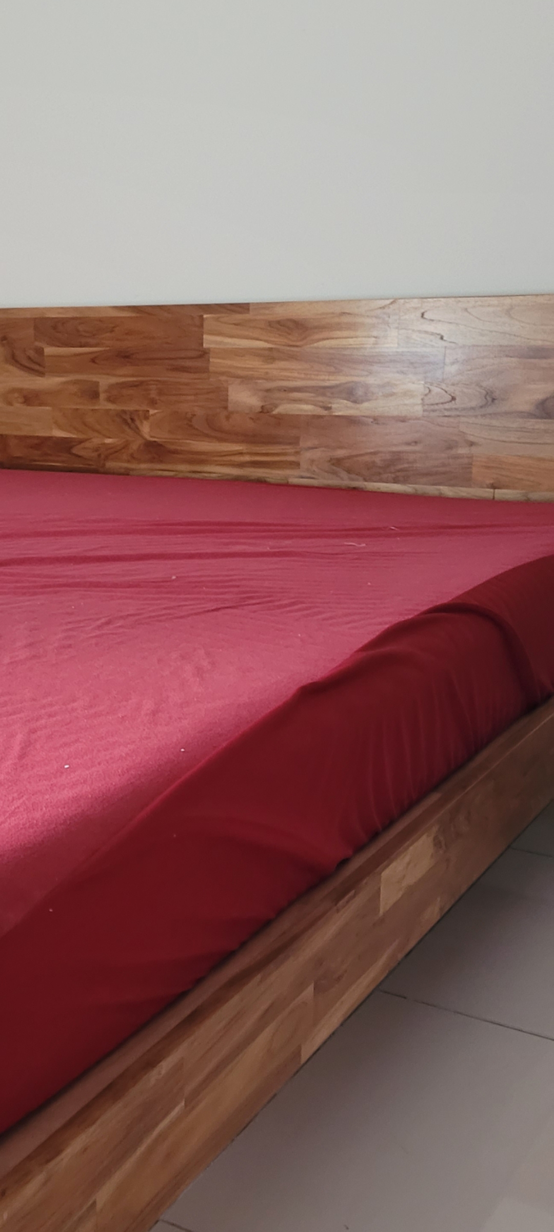 King bed shesham wood with luxury mattress - Image 1