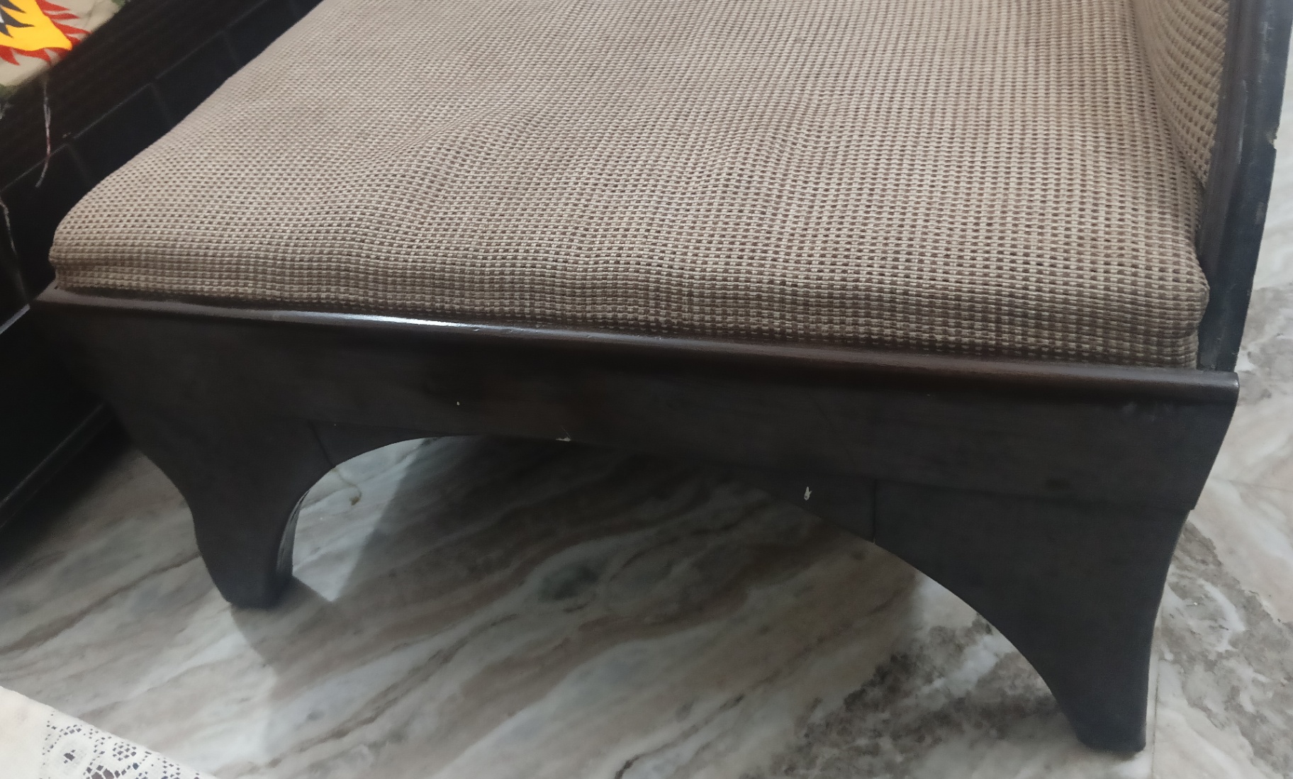 Wooden Sethi cum Bed  - Image 4