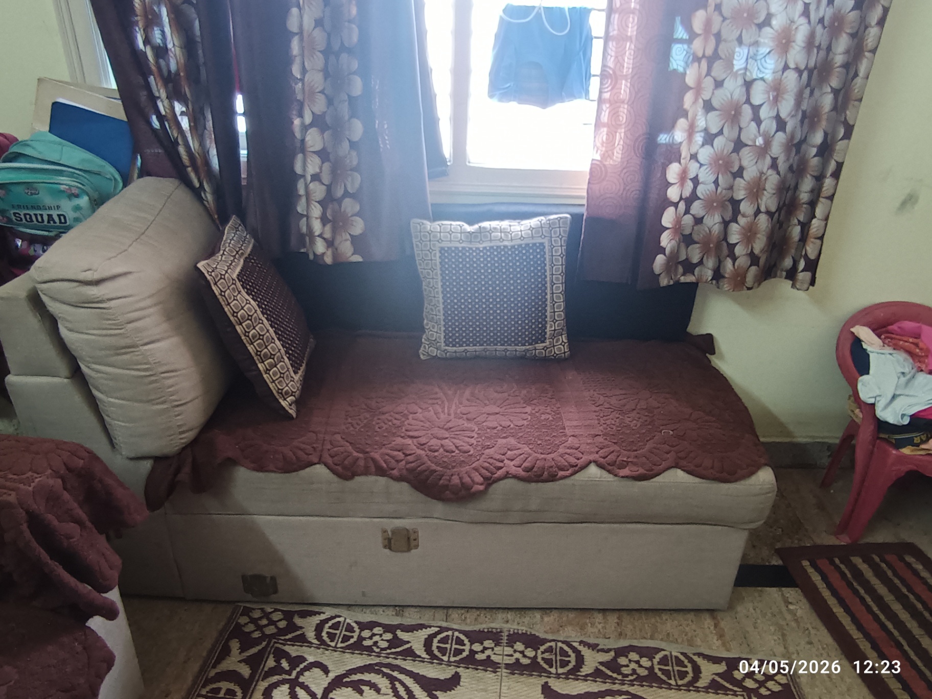 L shaped 5 seater sofa with storage  - Image 6