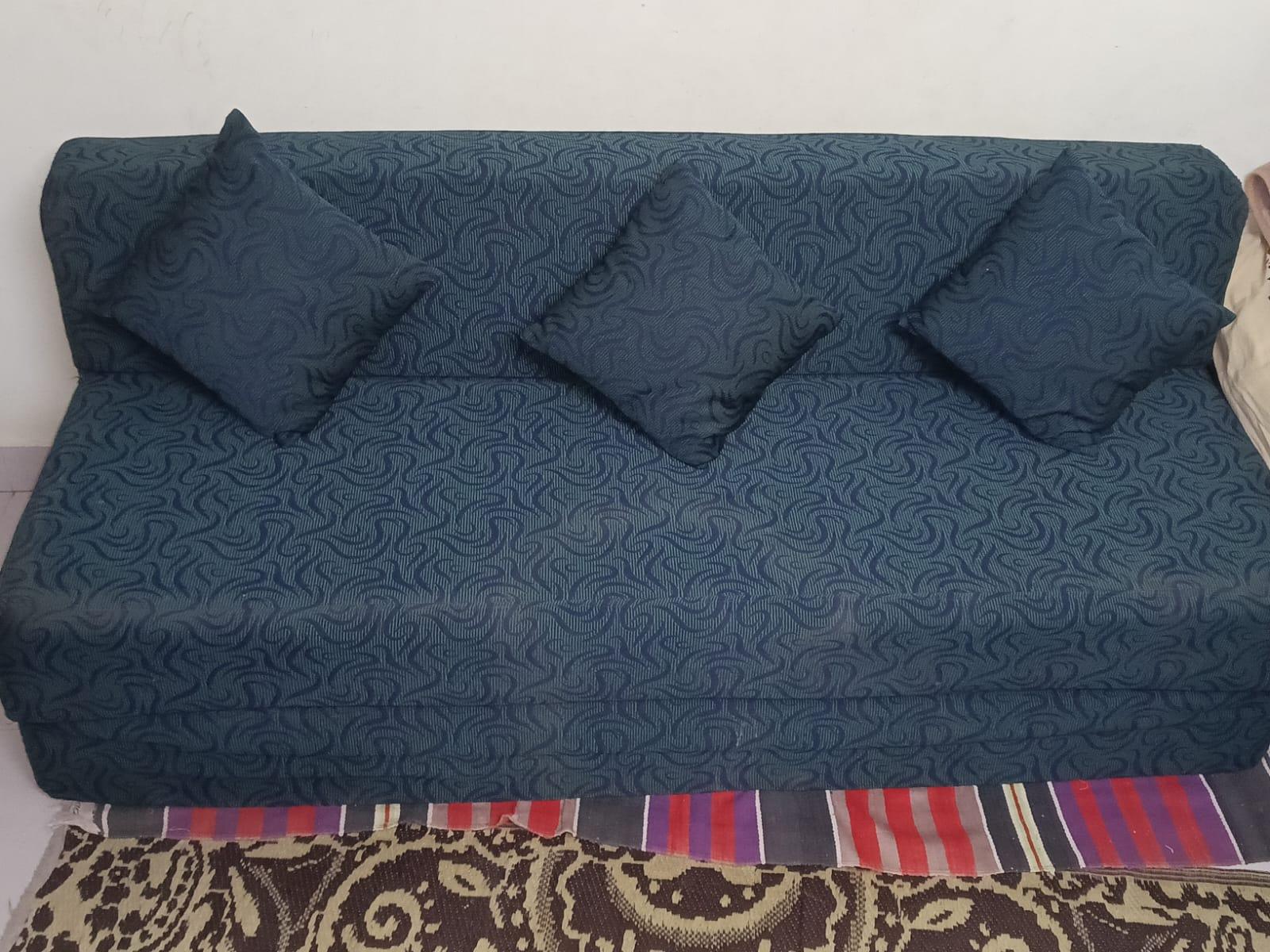L shaped 5 seater sofa with storage  - Image 3