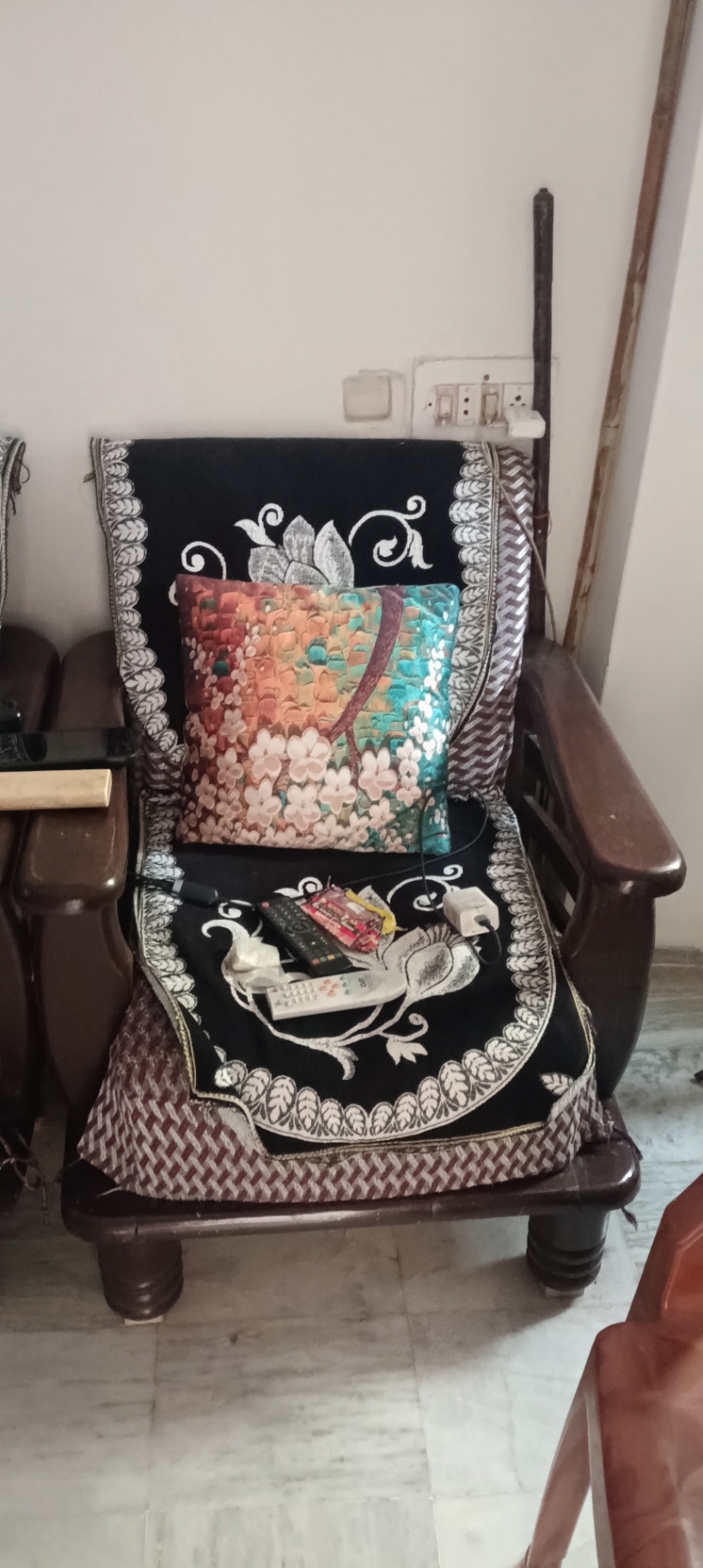 Wooden sofa set - Image 2