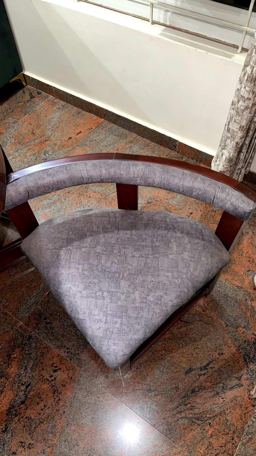 Round Dining Table  - Image 20