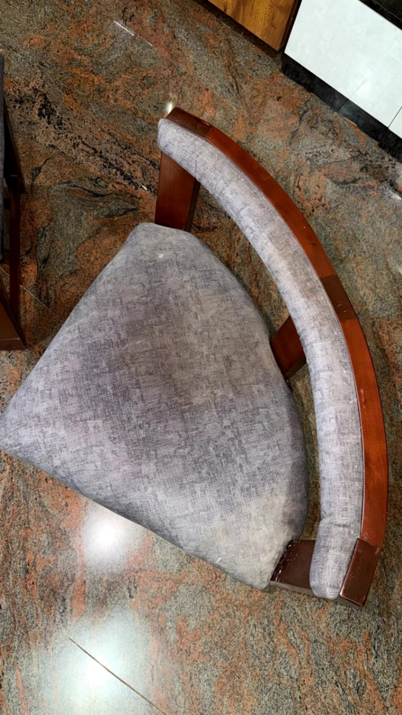 Round Dining Table  - Image 17