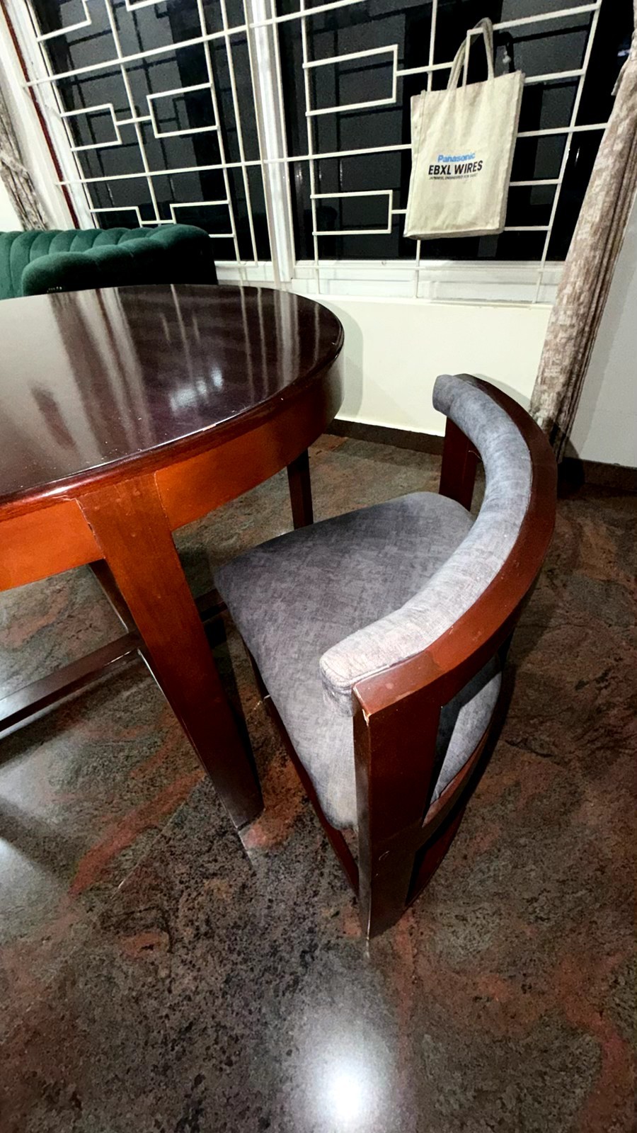 Round Dining Table  - Image 18
