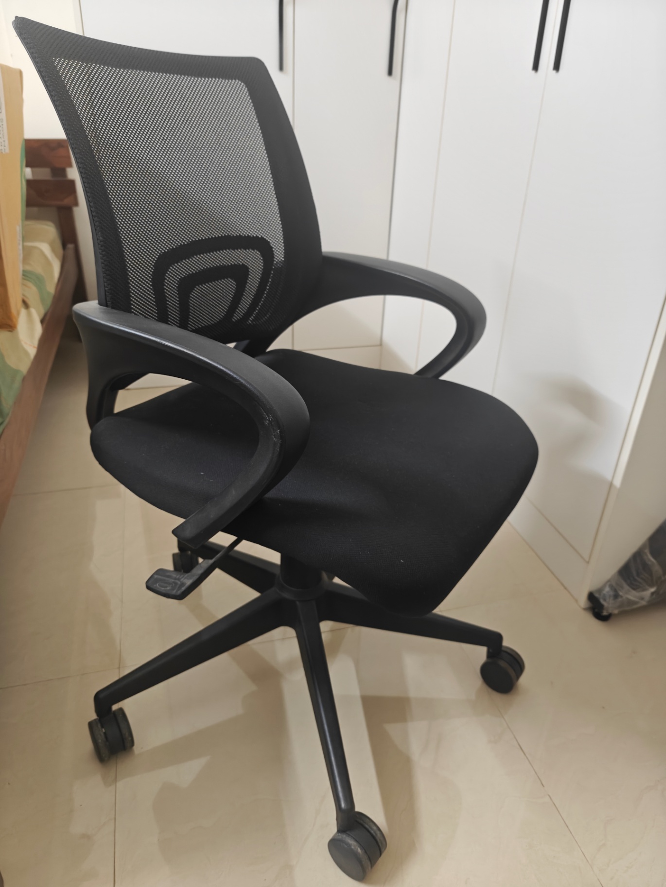 Office chair - Image 1