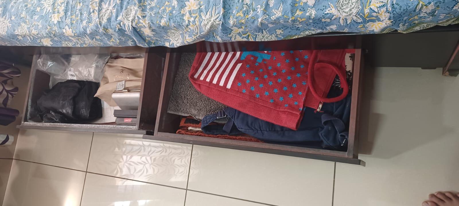 Bed and mattress  - Image 1