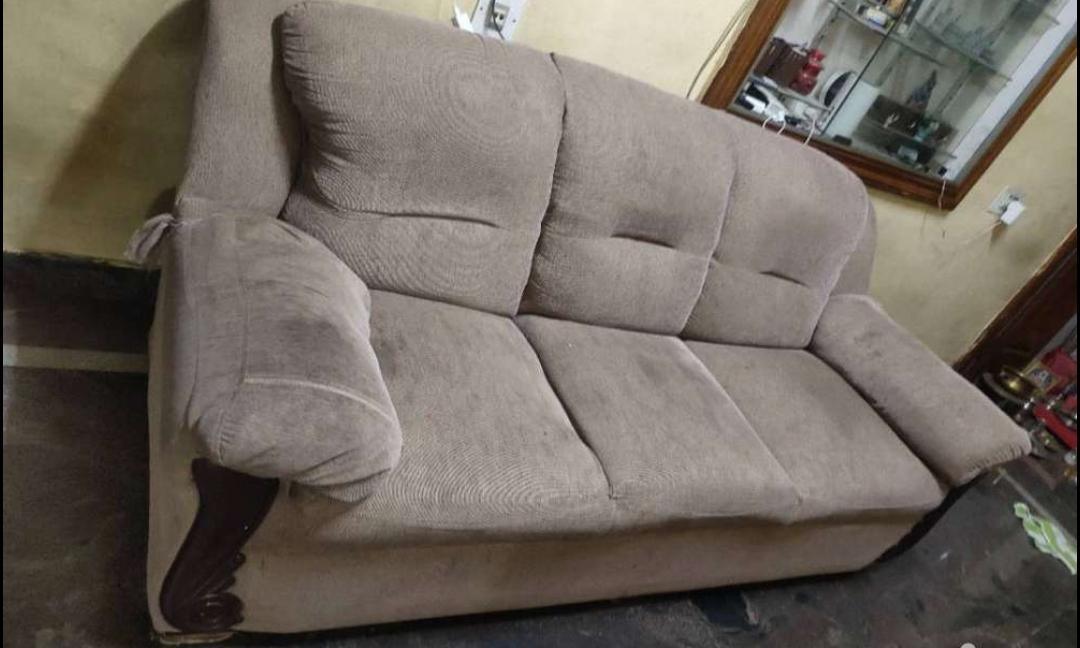Three seat sofa - Image 5