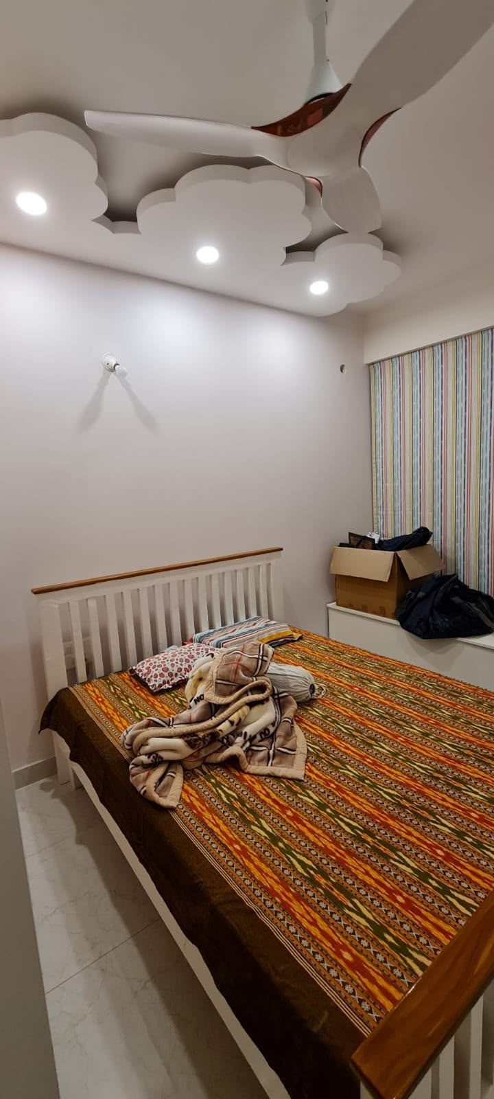 Solid Wood Bed white finish.. - Image 1