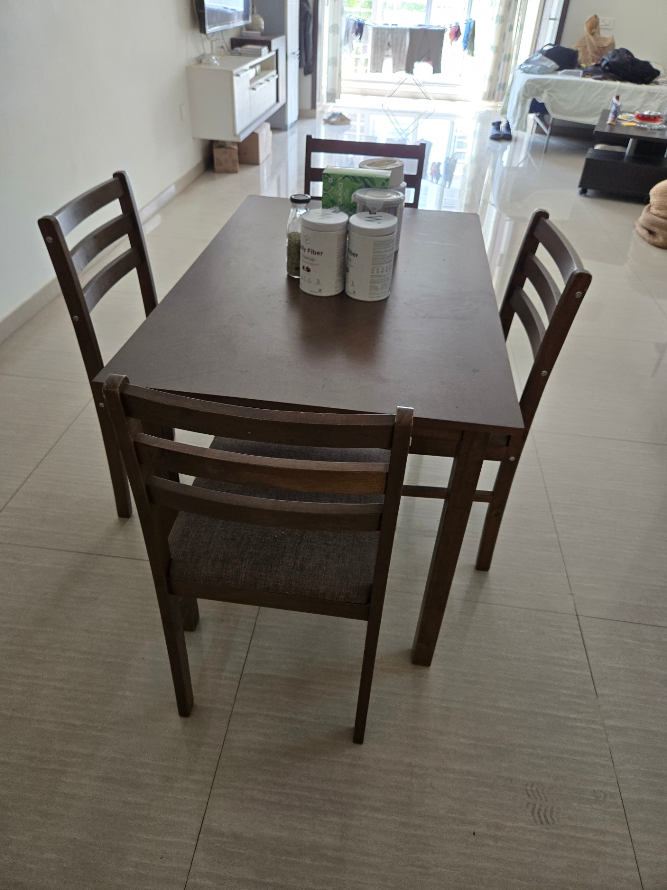 Neelkamal Carlos 4 seater dining set - Image 3