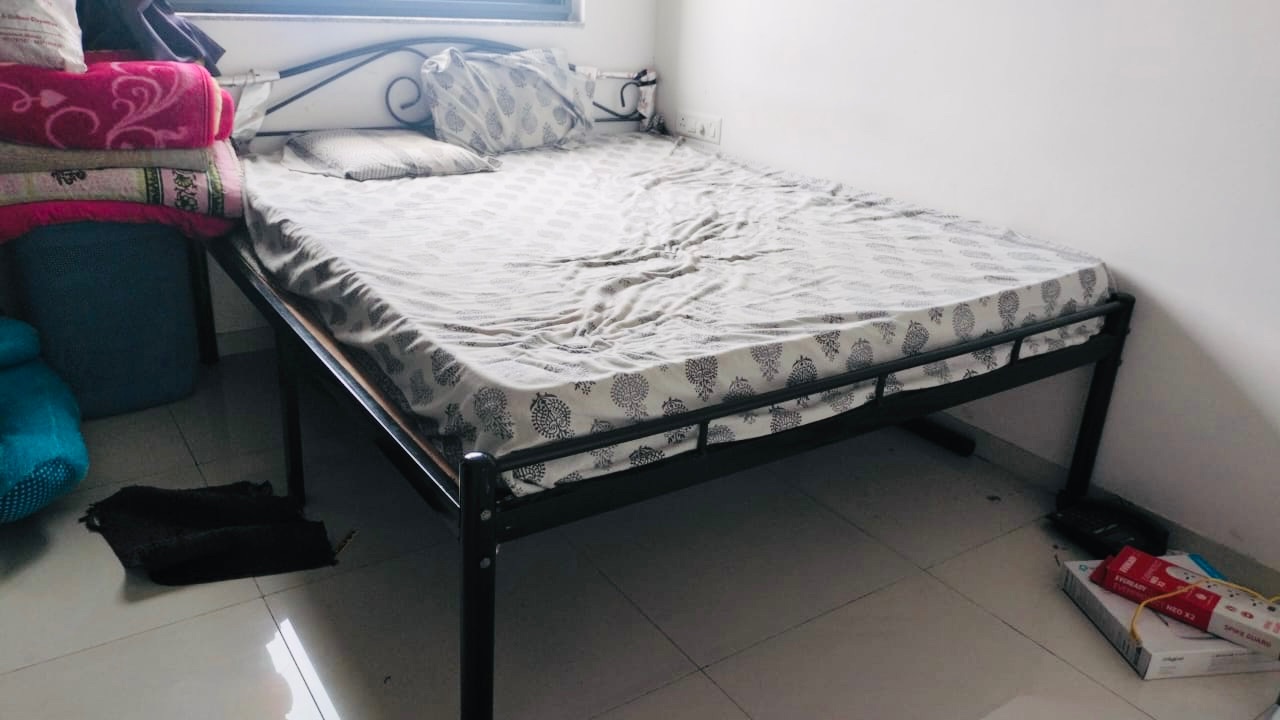 Bed with Mattress  - Image 3
