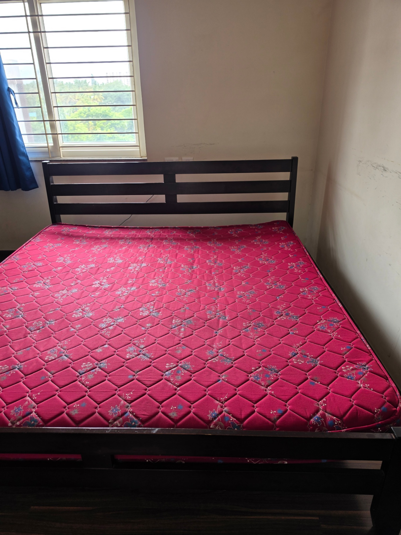 King Size solid wood bed & Mattress - Image 1