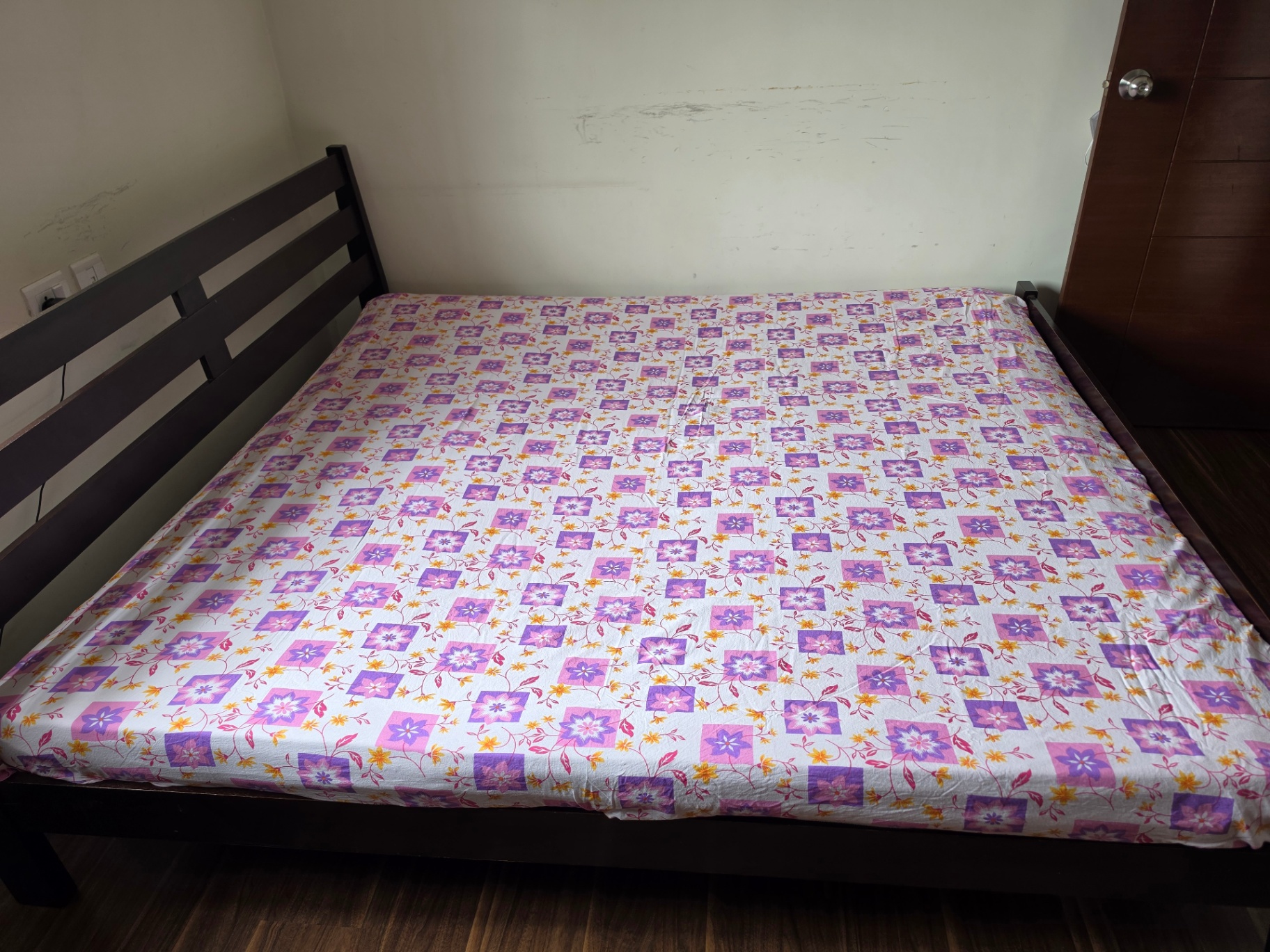 King Size solid wood bed & Mattress - Image 3