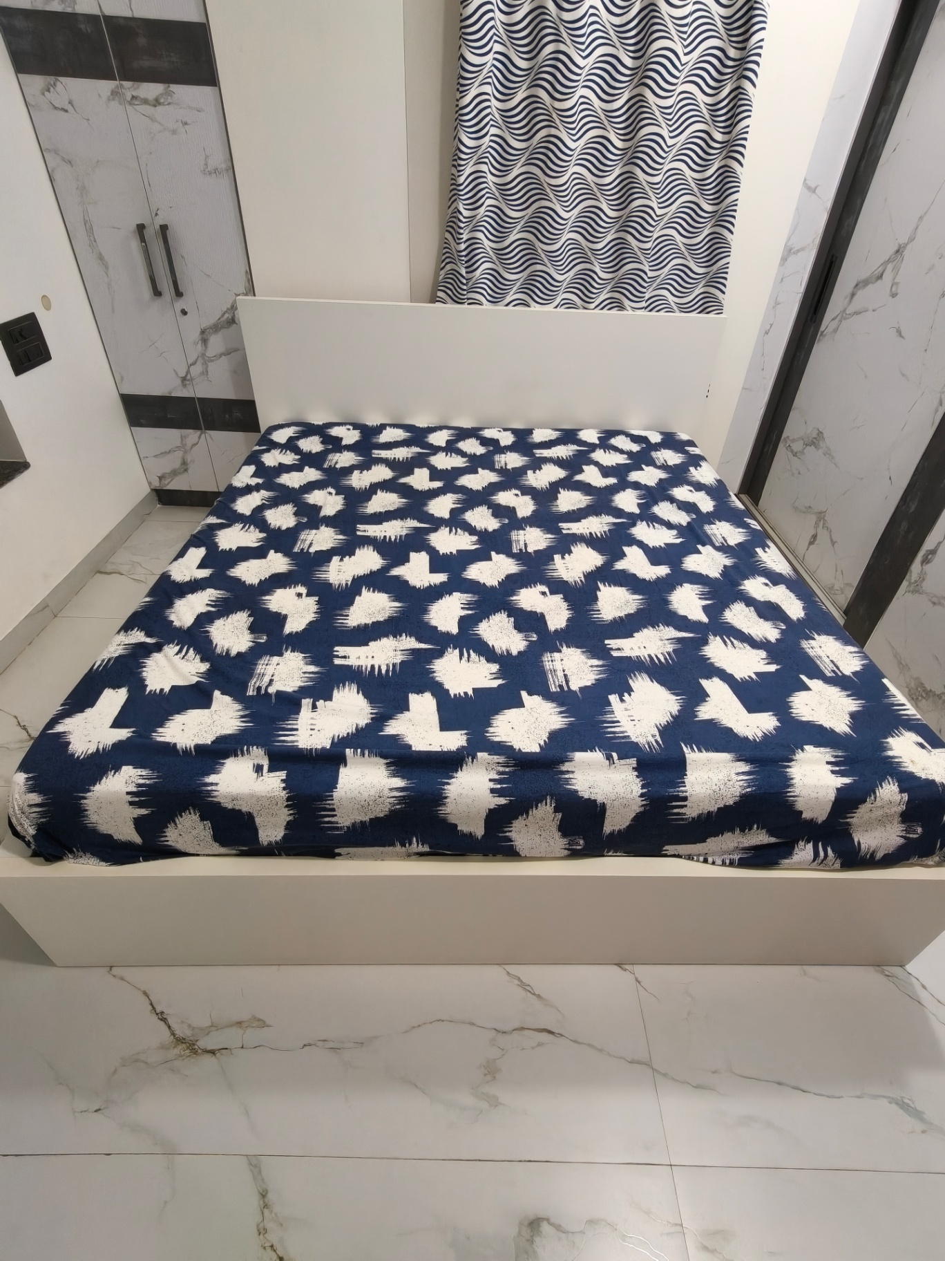 IKEA Malm king size bed with wakefit 8 inches ErgoTech Latex mattress - Image 10