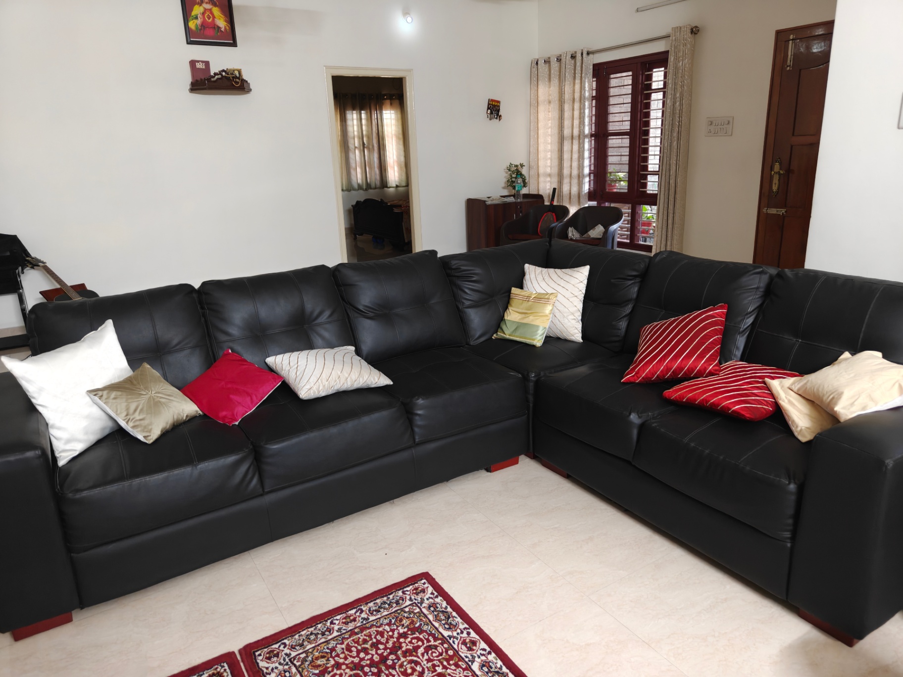 Sofa in very good condition  - Image 1