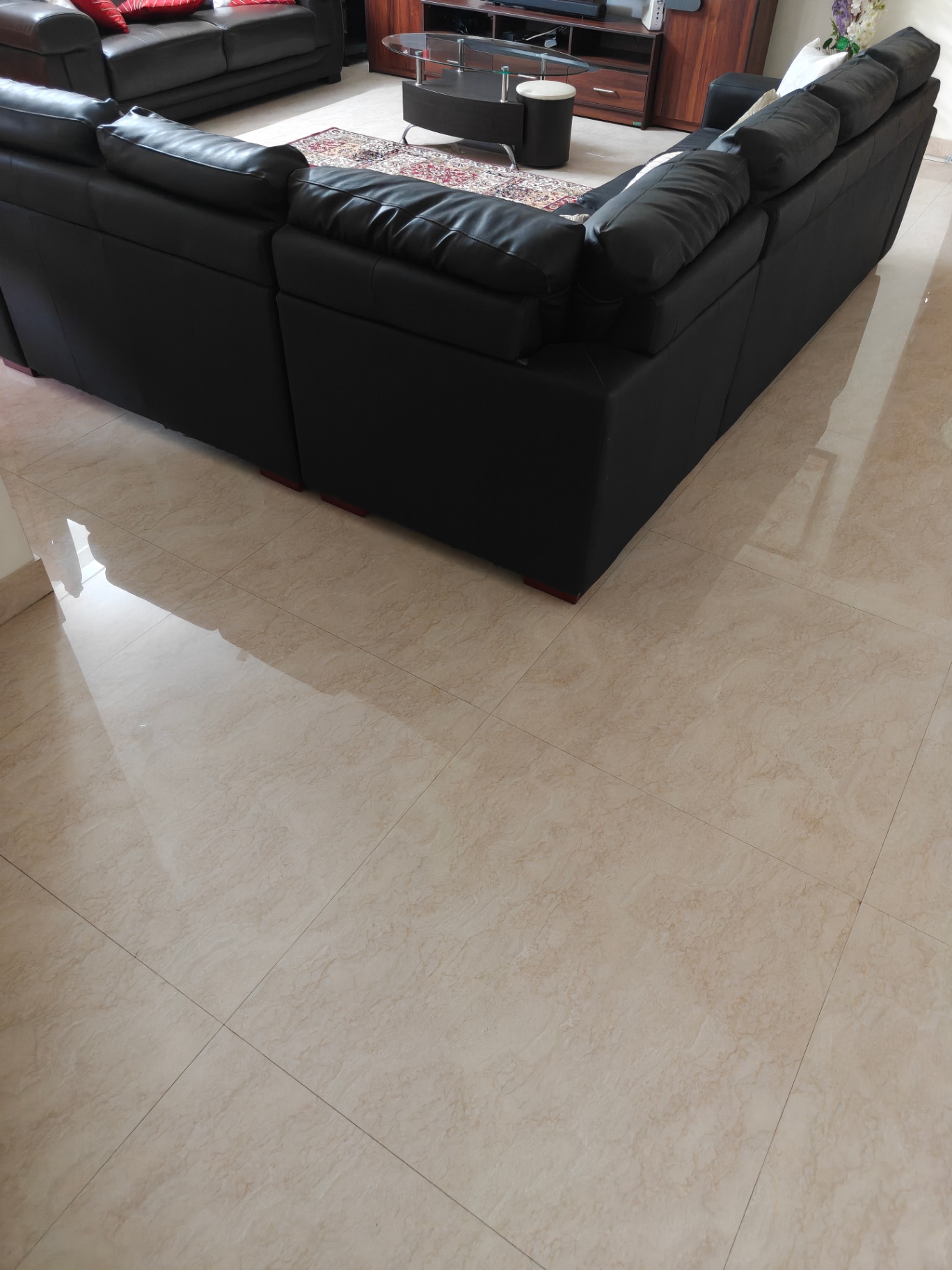 Sofa in very good condition  - Image 3