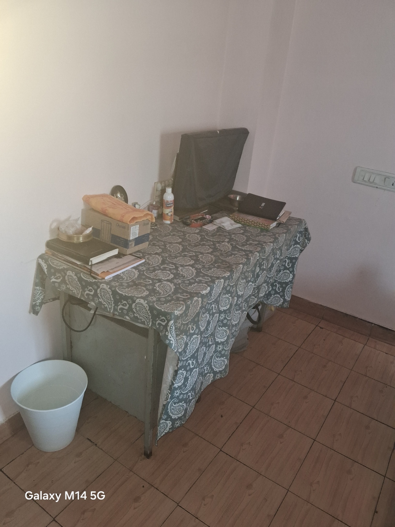 Old furniture  - Image 8