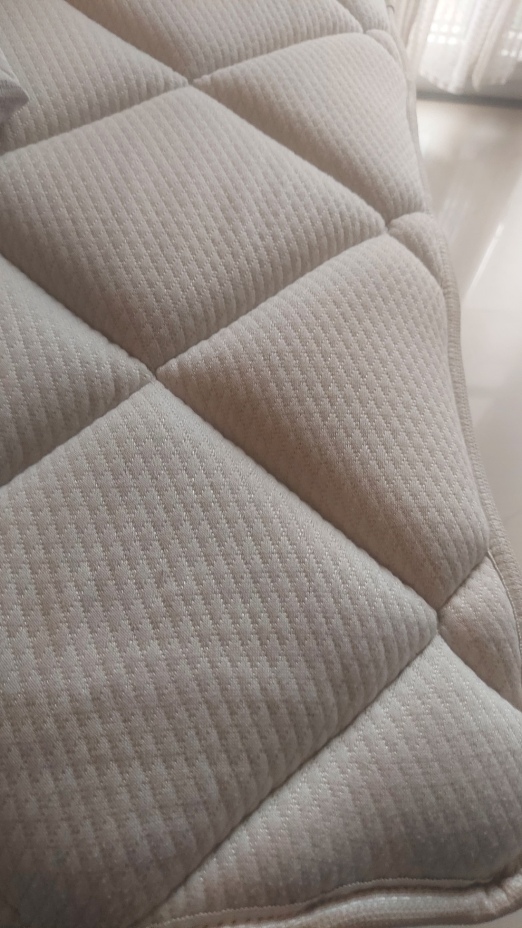 Foldable Bed with memory foam Mattress topper  - Image 3