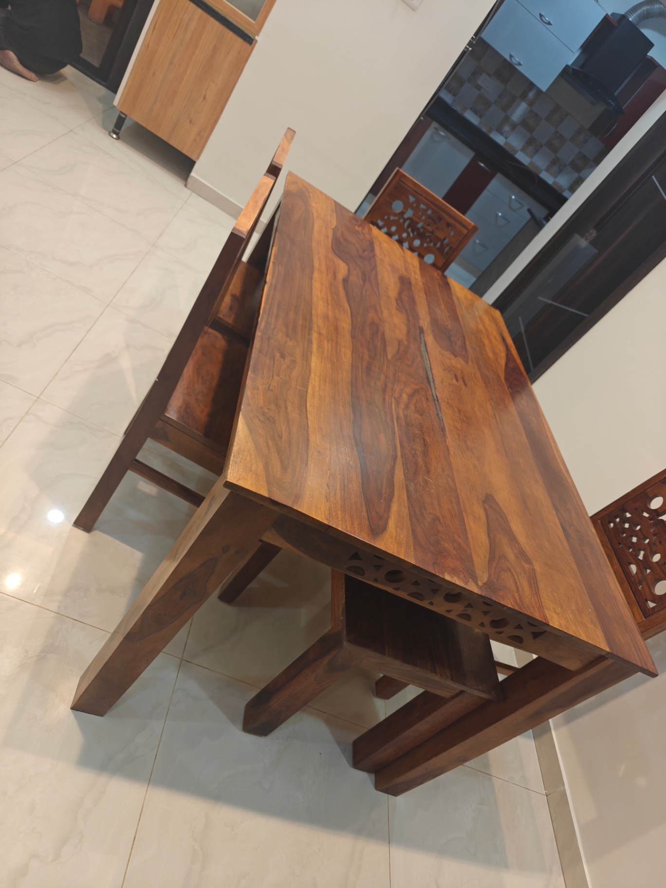 Sheesham Wood 6 Seater Dining table - Image 2