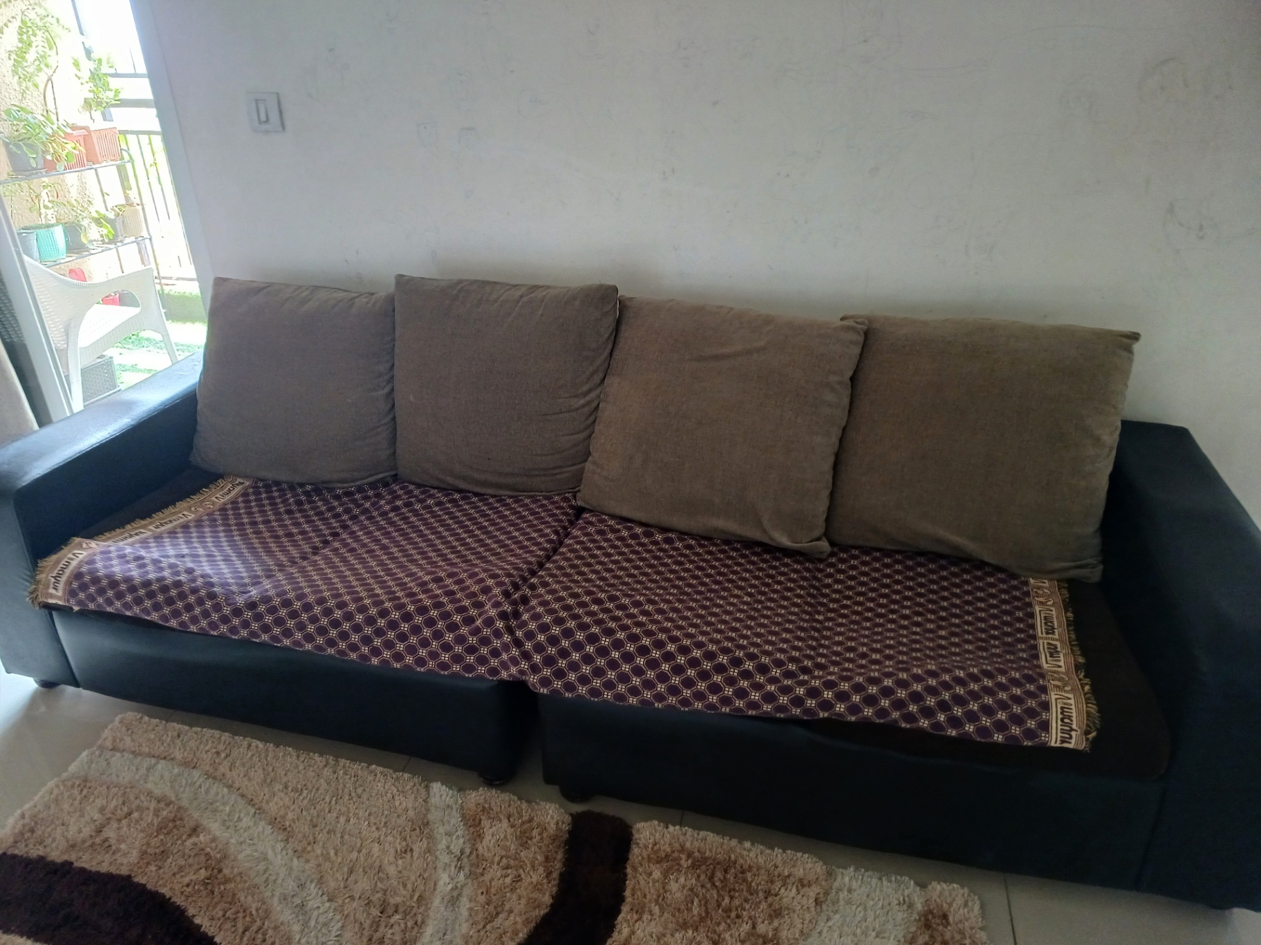 Large Straight sofa 4 seater. Whitefield bangalore  - Image 3