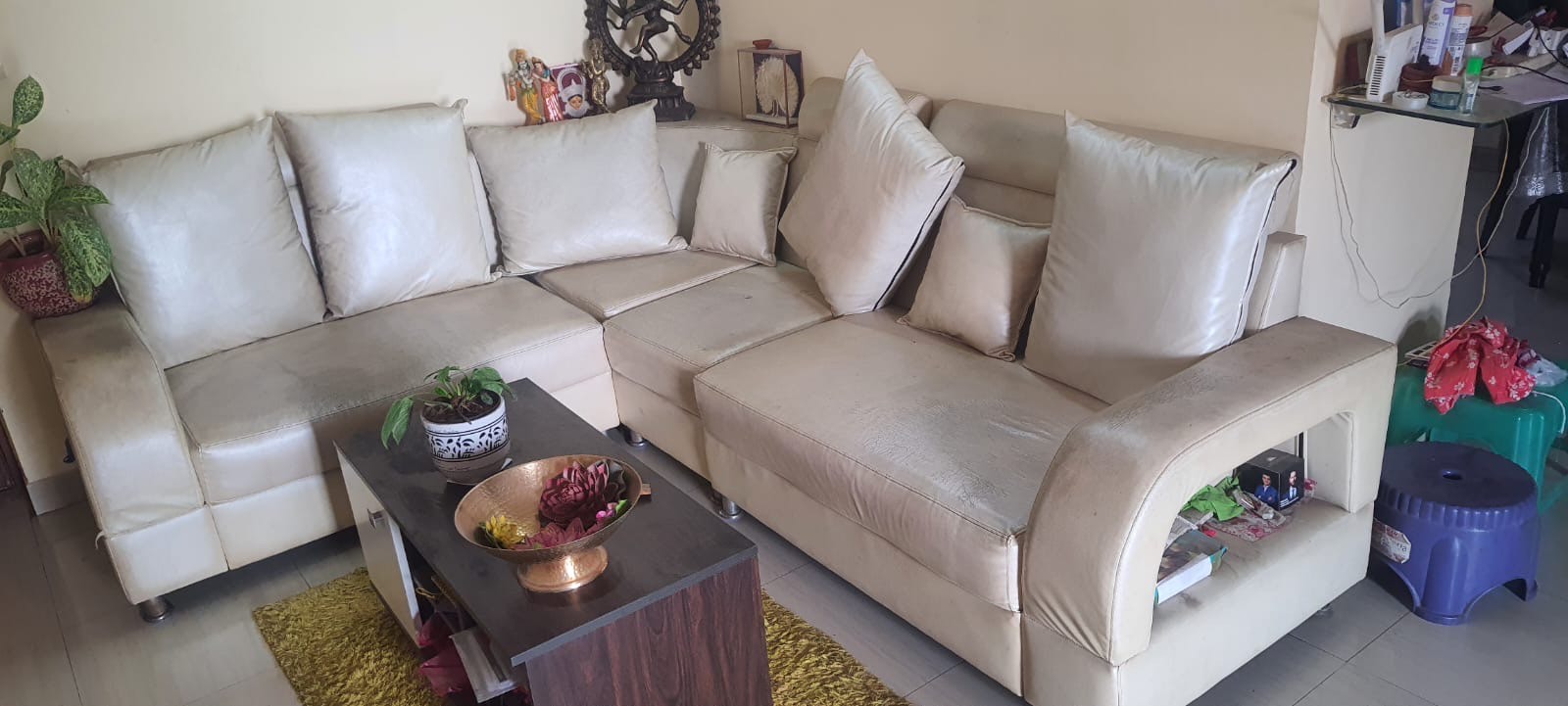 L shaped pearl white 5 seated sofa modular - Image 1