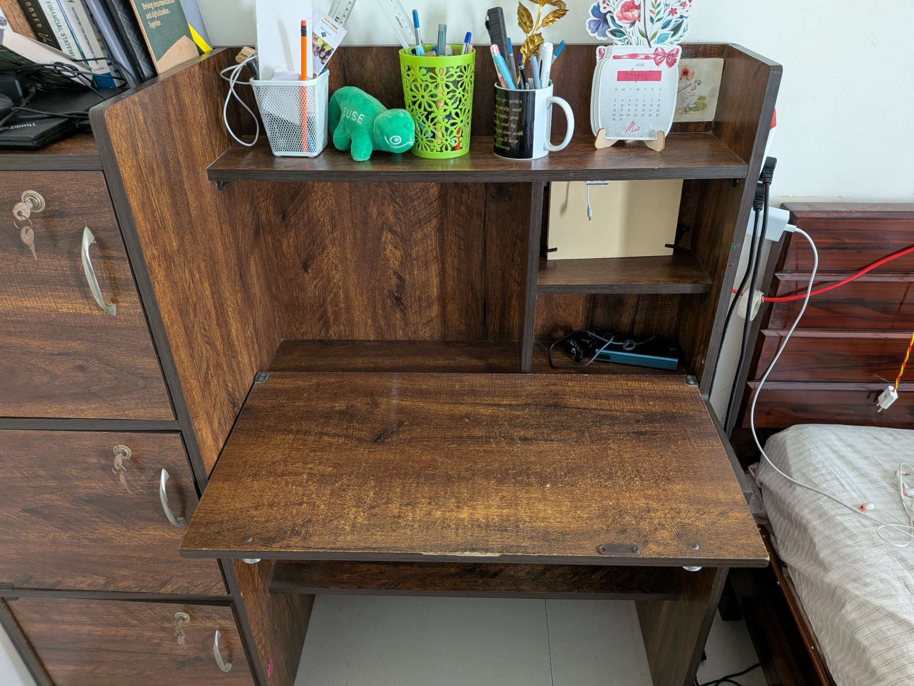 Study Table in mint condition - Image 4