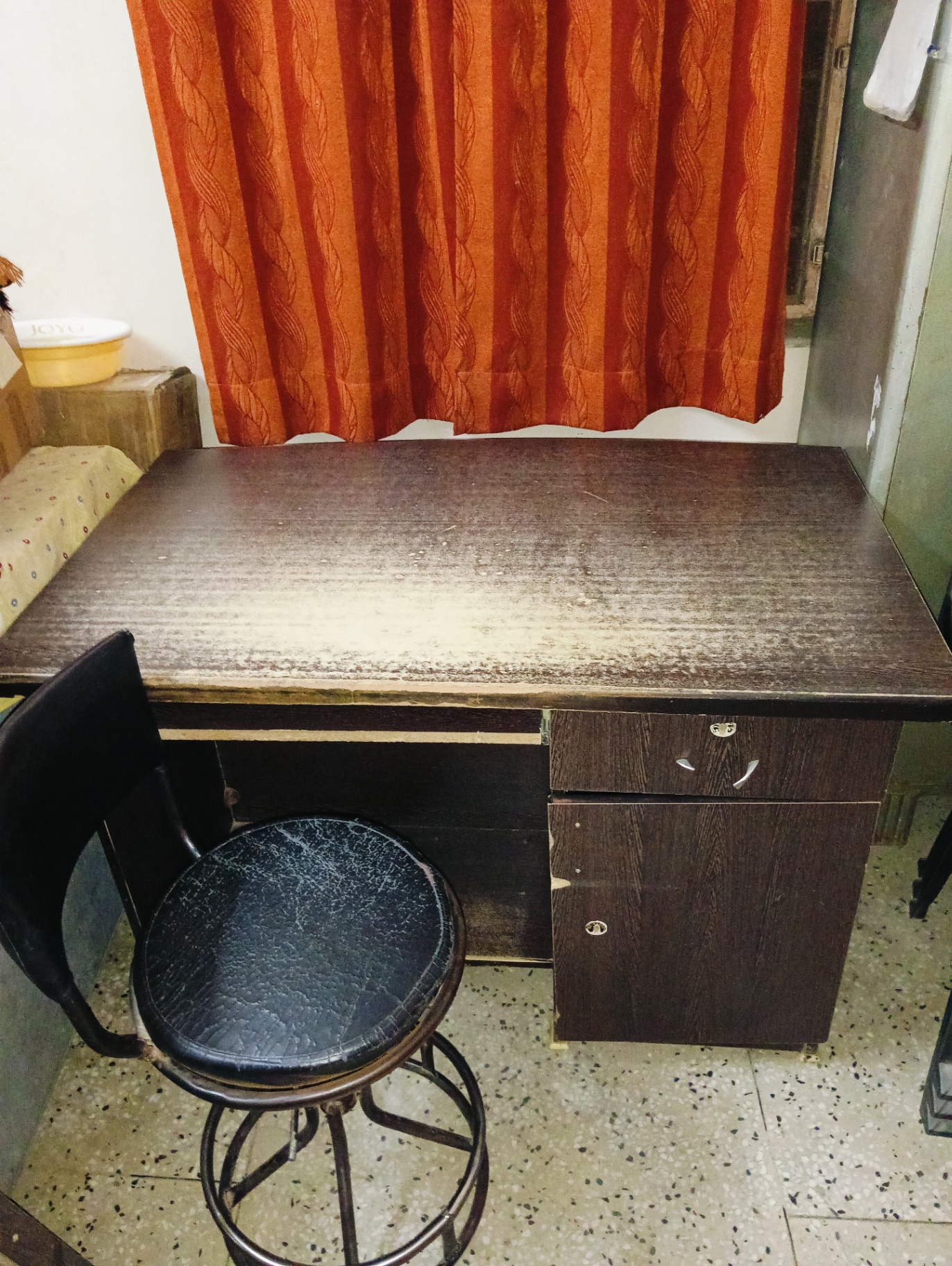 Computer Table with Chair - Image 4