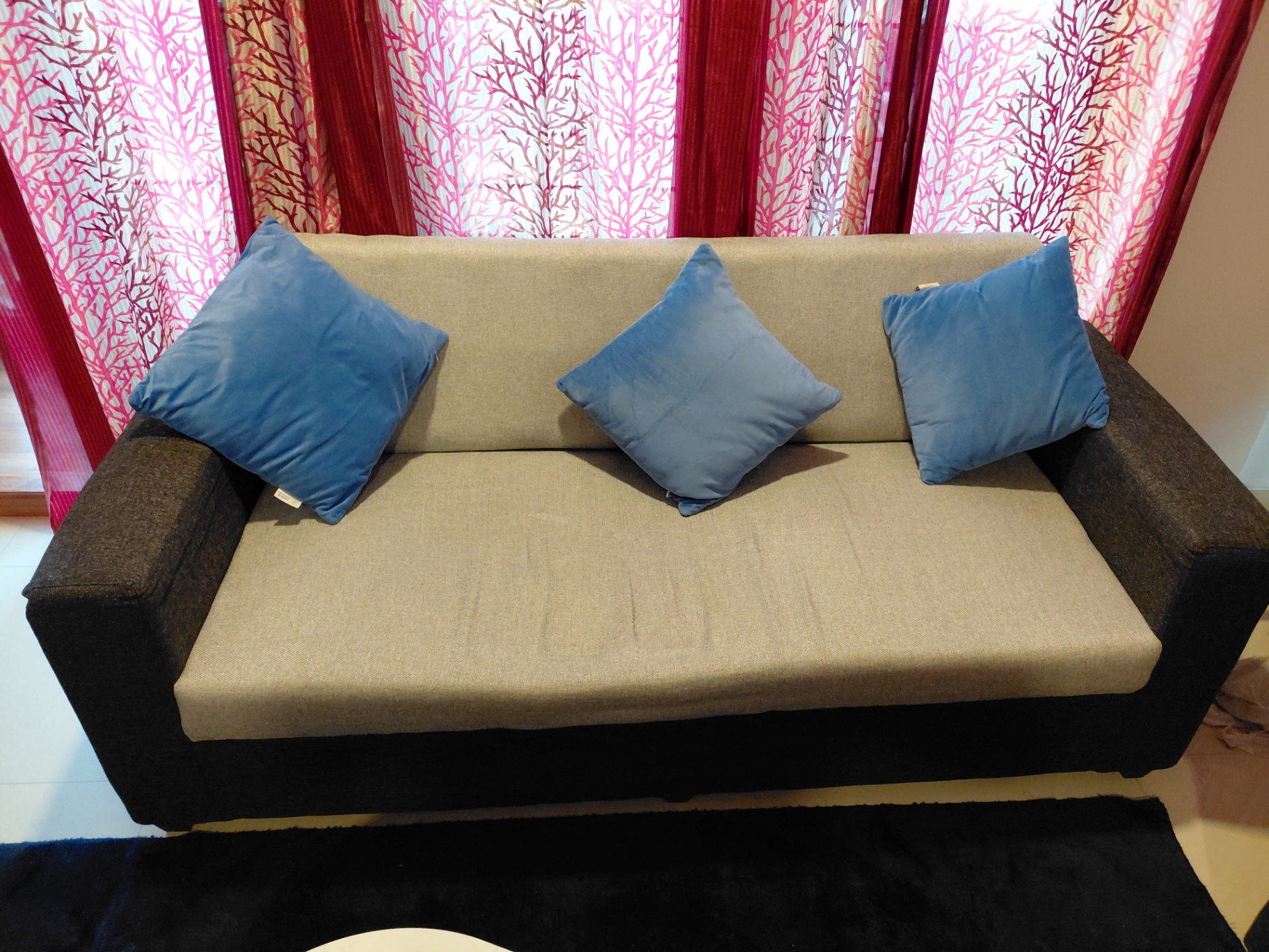 5 Seater Sofa set with covers and pillows - Image 1