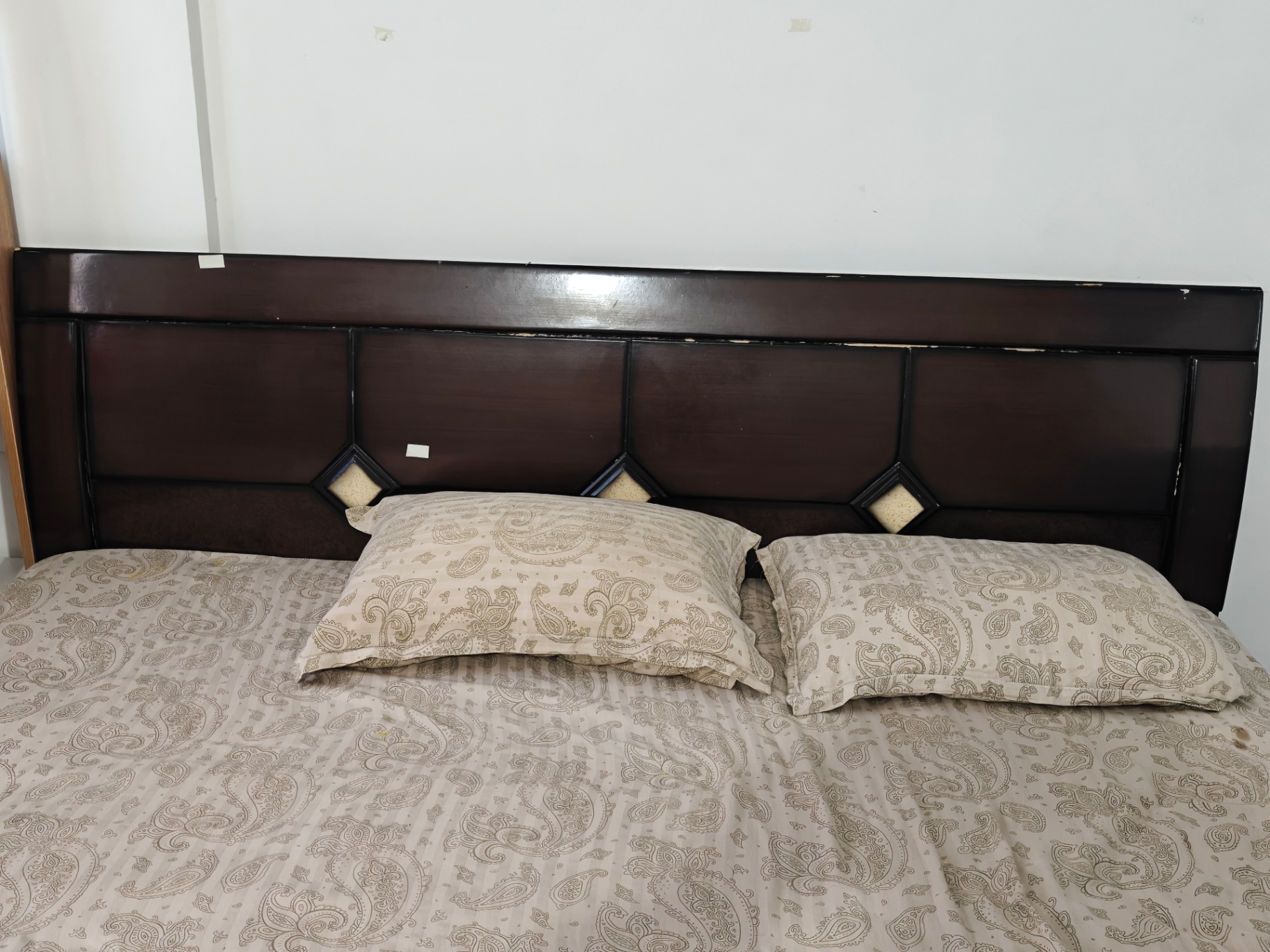 Kingsize bed including mattress with storage  - Image 2