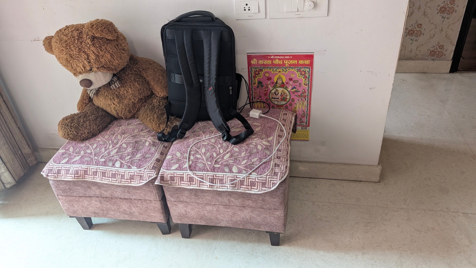 8 seater sofa with center table for sale - Image 1