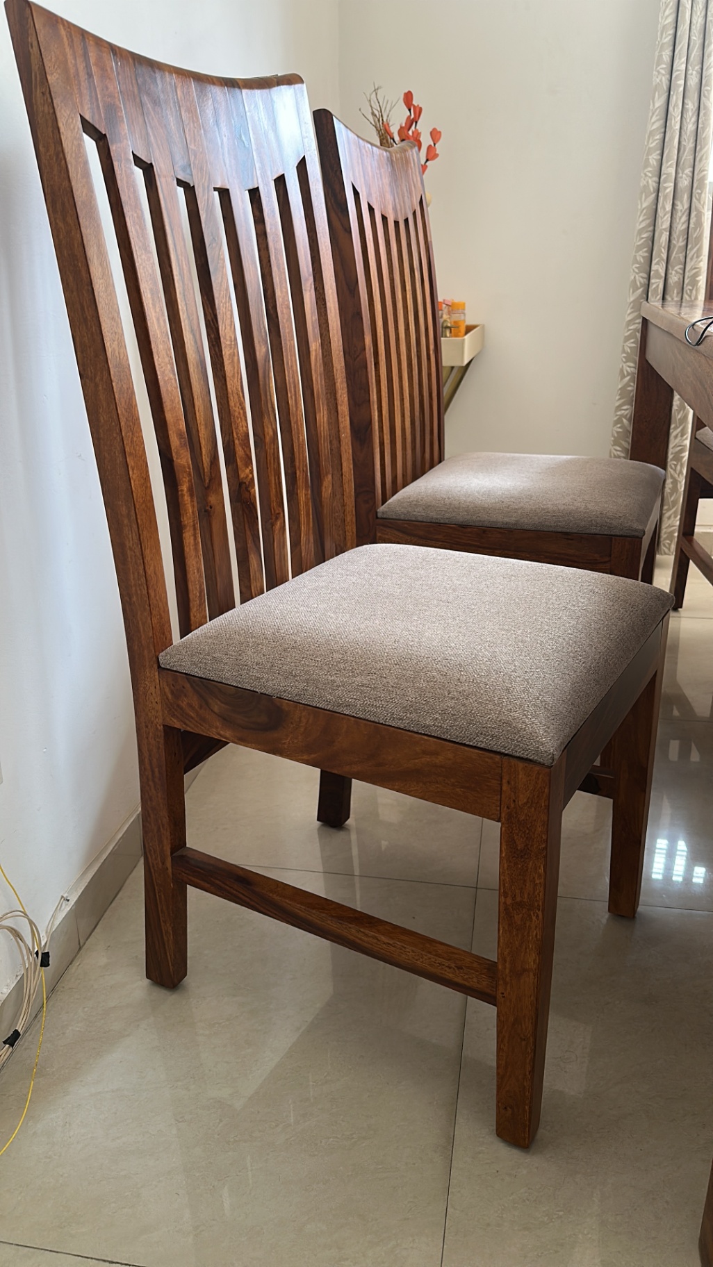 6 seater sheesham wood dining table with 4 cushioned chairs and 1 bench - Image 2