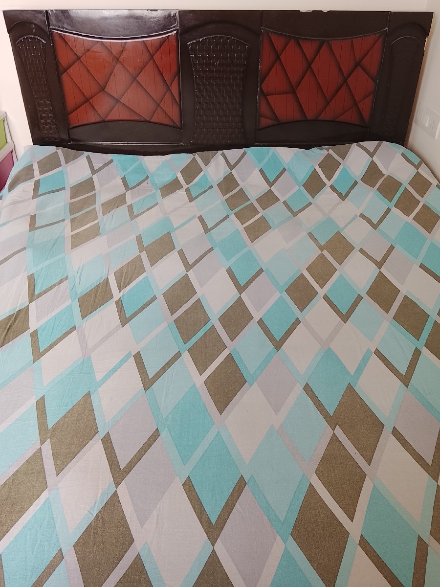 Queen size bed for Sale  - Image 1