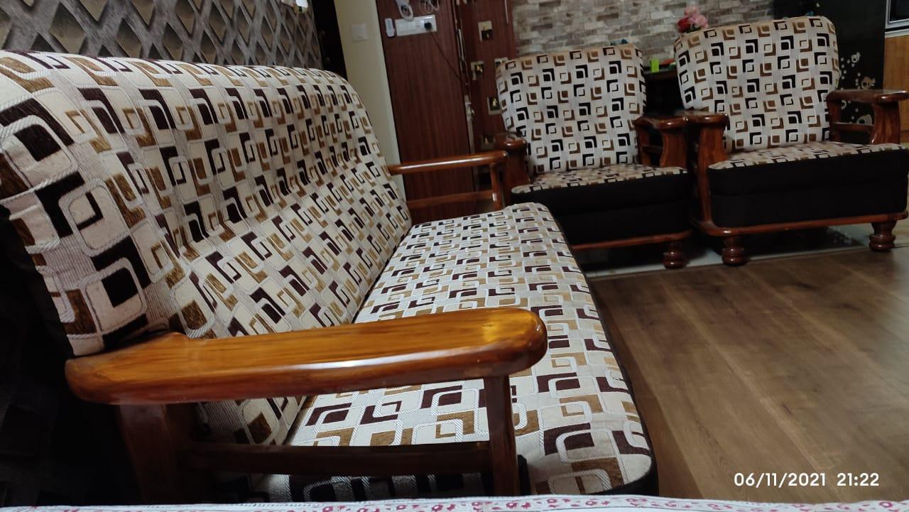 3+1+1 sofa set for sale - well maintained - Image 1