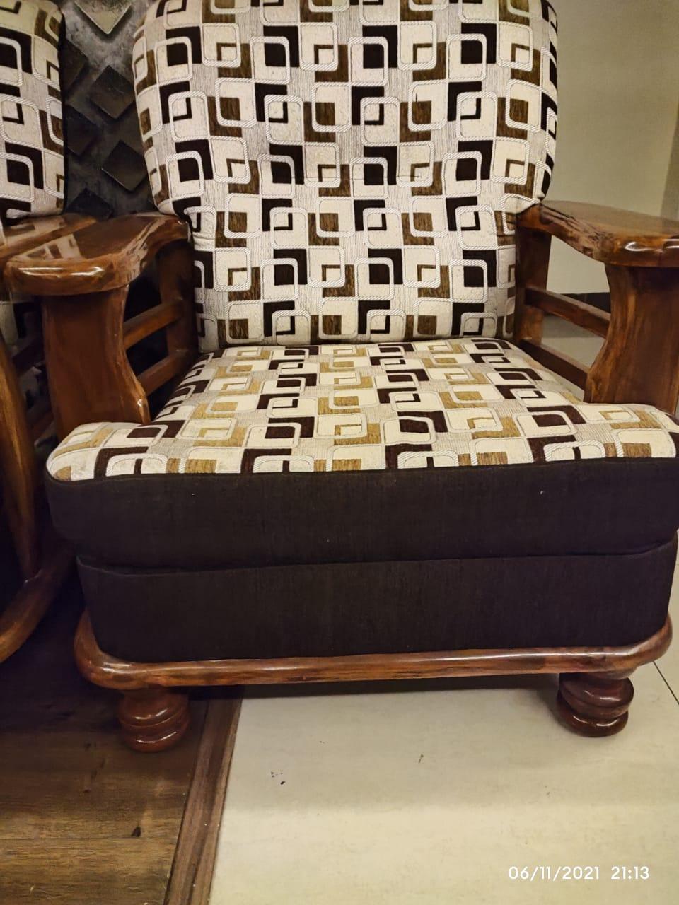 3+1+1 sofa set for sale - well maintained - Image 10