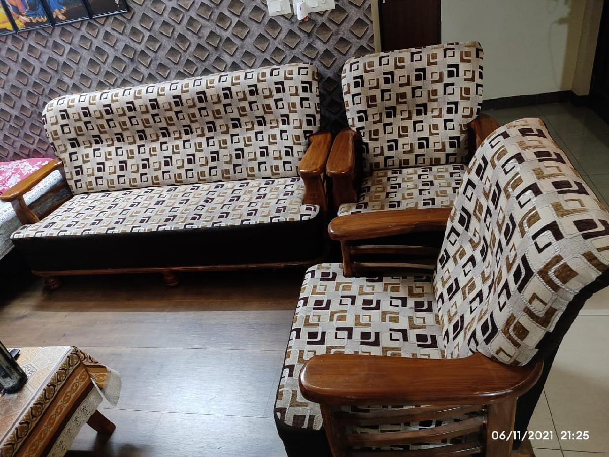 3+1+1 sofa set for sale - well maintained - Image 9