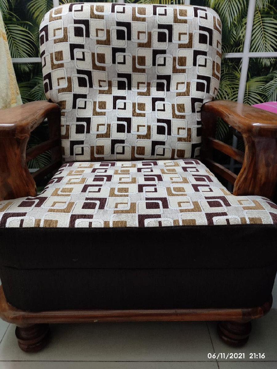 3+1+1 sofa set for sale - well maintained - Image 7
